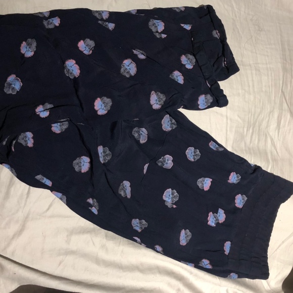 aritzia floral jogger - Picture 4 of 5